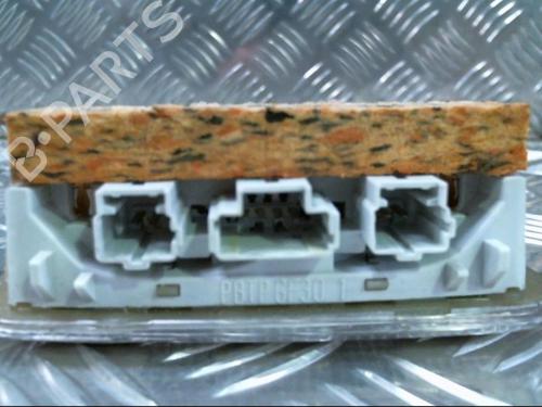 Used Interior roof light PEUGEOT 407 (6D_) 2.0 HDi 135 (6DRHRH, 6DRHRE, 6DRHRG, 6DRHRJ) (136 hp) 21001297