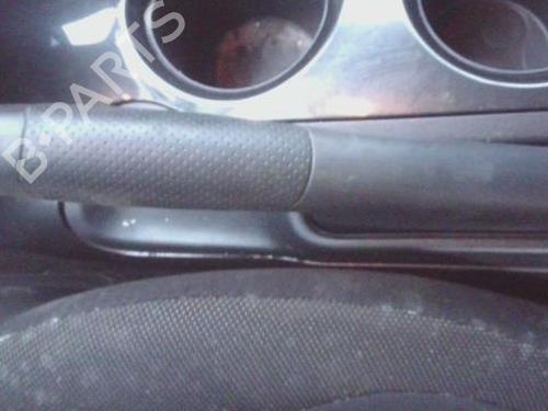 Parkbremsarm/handtak NISSAN JUKE (F15) 1.6 (117 hp) 31049591