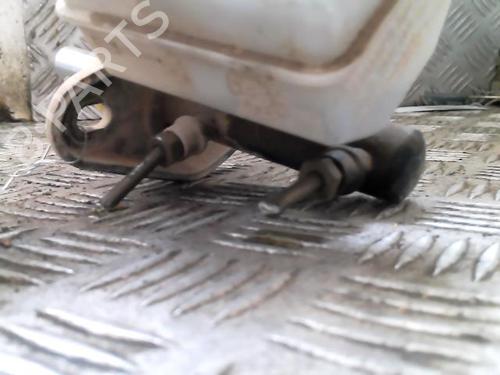 Brake master cylinder SUZUKI SAMURAI Closed Off-Road Vehicle (SJ_) 1.3 All-wheel Drive (SJ413) | BP22038600M77 