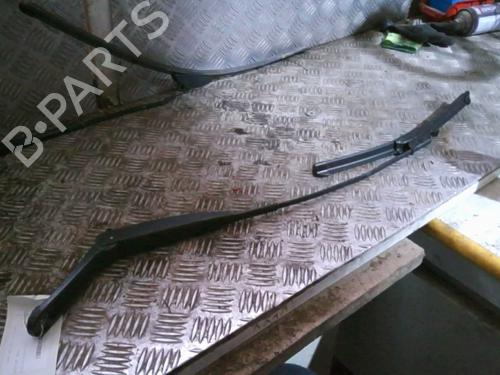 Used Front windshield wiper arm LANCIA MUSA (350_) 1.3 D Multijet (350.AXG11, 350.AXG1A) (90 hp) 24951470