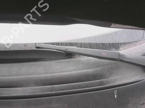 Used Front windshield wiper arm FIAT MAREA (185_) 1.9 JTD 110 (185AXT1A) (110 hp) 32471289