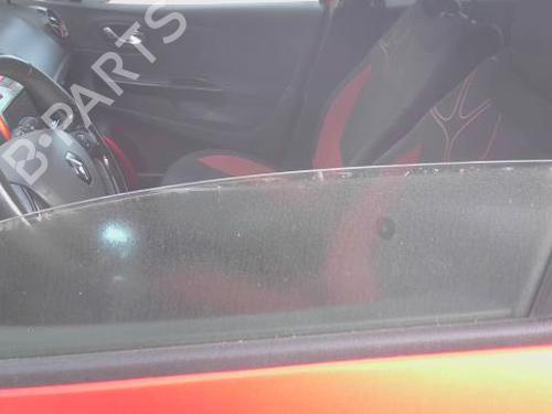 dr-rude-ventre-foran-renault-captur-i-j5_-h5_-2013-39527992 main image