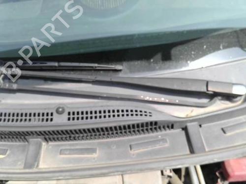 Used Front windshield wiper arm PEUGEOT 107 (PM_, PN_) 1.0 (68 hp) 26615226