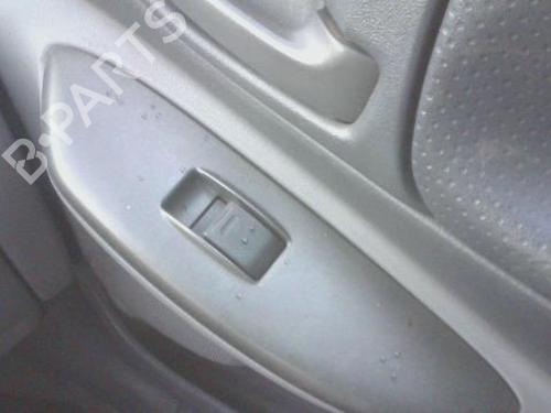Used Right front window switch TOYOTA YARIS (_P1_) 1.0 (SCP10_, SCP10R) (68 hp) 28382310