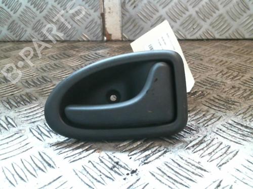 Høyre bak invendig håndtak RENAULT CLIO II (BB_, CB_) 1.4 16V (B/CB0P, BB13) (98 hp) 22040347