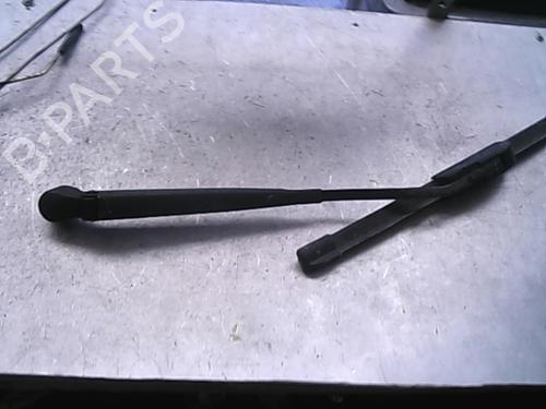 Rear windshield wiper arm SUZUKI GRAND VITARA I (FT, HT) 2.0 HDI 110 4x4 (SQ420D, TD82V) 3882165D00