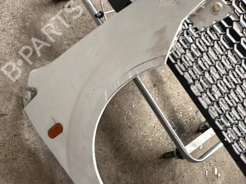 Used Right front fenders FORD FIESTA V (JH_, JD_) 1.4 TDCi (68 hp) 22053554