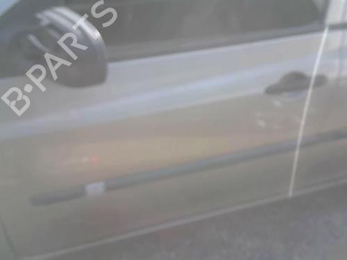 Used Left front door RENAULT CLIO III (BR0/1, CR0/1) 1.2 16V Hi-Flex (BR1U, CR1U) (75 hp) 28840369