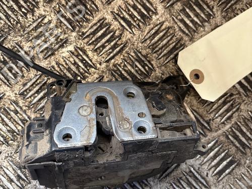 Used Rear right lock Rear right lock 33002153 33002153