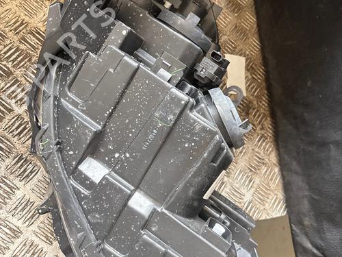 right-headlight-renault-clio-iii-br01-cr01-2005-2006-2007-2008-2009-2010-2011-2012-2013-2014-34219908 main image