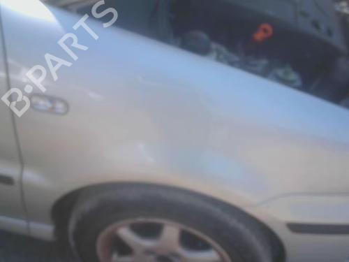 Used Right front fenders VW POLO (6N2) 1.4 (60 hp) 28099754
