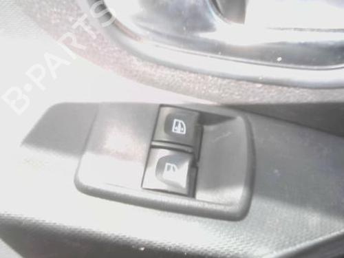 Used Left front window switch DACIA SANDERO II 1.0 SCe 75 (B8JC, B8JD, B8NC) (73 hp) 28951383