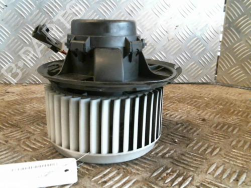 Used Heater blower motor ALFA ROMEO 147 (937_) 1.6 16V T.SPARK (937.AXA1A, 937.AXB1A, 937.BXB1A) (120 hp) 20989636