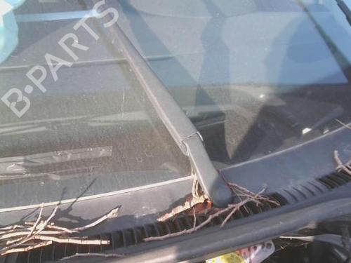 Used Front windshield wiper arm PEUGEOT 207 (WA_, WC_) 1.6 HDi (90 hp) 28689318