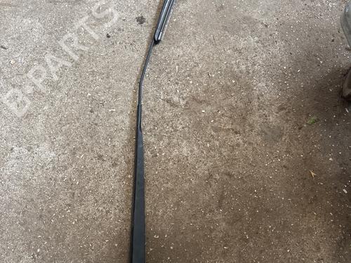front-windshield-wiper-arm-renault-clio-iii-br01-cr01-2005-2006-2007-2008-2009-2010-2011-2012-2013-2014-34530813 main image