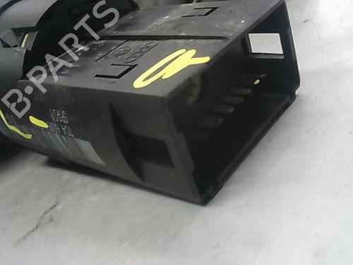 Used Headlight switch VW POLO IV (9N_, 9A_) 1.4 TDI (70 hp) 30680180