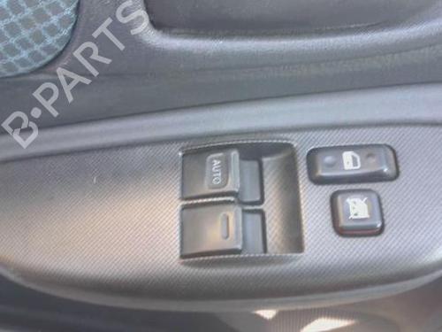 Left front window switch TOYOTA YARIS (_P1_) 1.0 (SCP10_, SCP10R) 848200D040