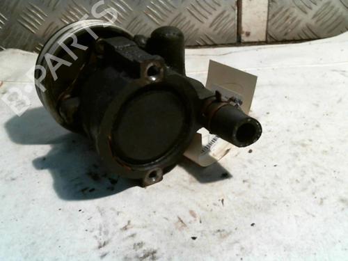 Used Steering pump Steering pump RENAULT LAGUNA I (B56_, 556_) 2.0 (556A) (139 hp) 22039745 22039745