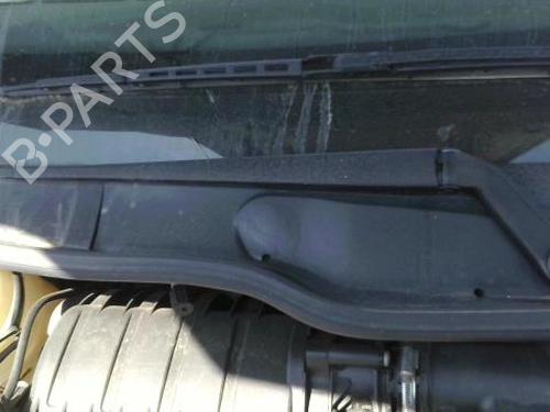 Used Front windshield wiper arm PEUGEOT 206 Hatchback (2A/C) 1.6 16V (109 hp) 26888468