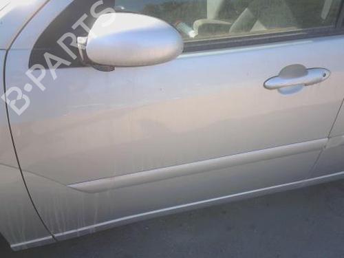 Used Left front door Left front door 39156249 39156249