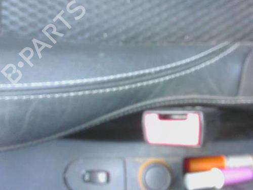 Used Seat buckle RENAULT CLIO III (BR0/1, CR0/1) 1.5 dCi (C/BR0G, C/BR1G) (68 hp) 30080748