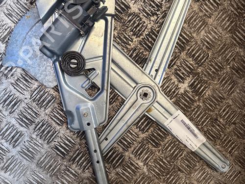 Used Front right window mechanism Front right window mechanism RENAULT TWINGO I (C06_) 1.2 16V (C06C, C06D, C06K) (75 hp) 34167865 34167865