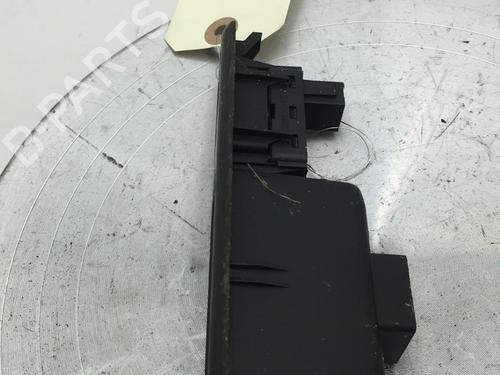 Used Right rear window switch Right rear window switch PEUGEOT 3008 I MPV (0U_) 1.6 HDi (109 hp) 30516082 30516082