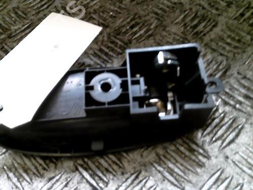 Used Rear right interior door handle Rear right interior door handle RENAULT KOLEOS I (HY_) 2.0 dCi 4x4 (HY0K) (150 hp) 21689132 21689132