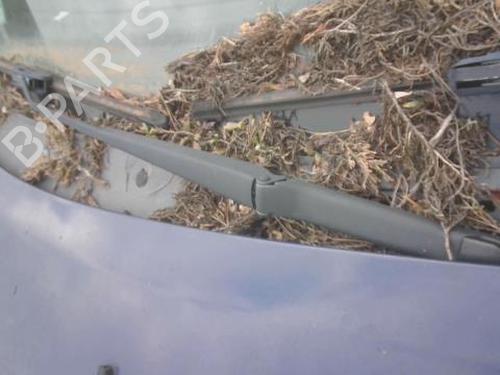 Used Front windshield wiper arm Front windshield wiper arm TOYOTA AVENSIS (_T22_) 1.6 i (AT220_, AT220R) (101 hp) 32517259 32517259