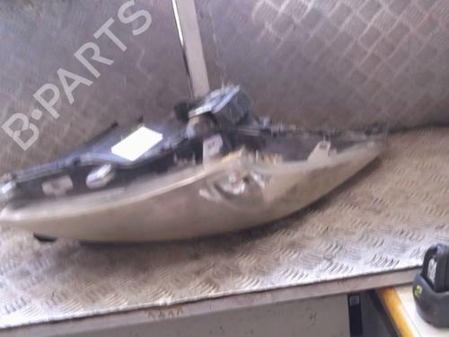 Right headlight PEUGEOT 5008 (0U_, 0E_) 2.0 HDi 150 / BlueHDi 150 | BP26293963C29 