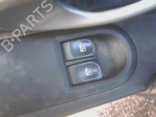 Used Switch Switch RENAULT CLIO III (BR0/1, CR0/1) 1.5 dCi (BR17, CR17) (86 hp) 33118636 33118636