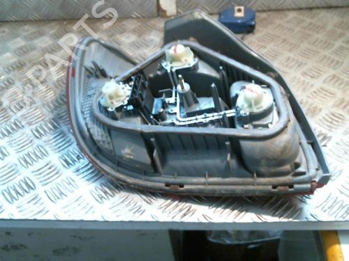 Høyre baklys TOYOTA YARIS (_P1_) 1.3 (SCP12_, SCP13_, SCP12R, SCP13R) (87 hp) 20986680