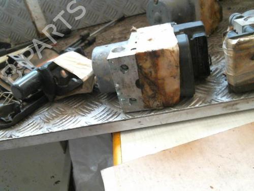 Used ABS pump RENAULT CLIO II (BB_, CB_) 1.5 dCi (B/CB07) (65 hp) 22042653