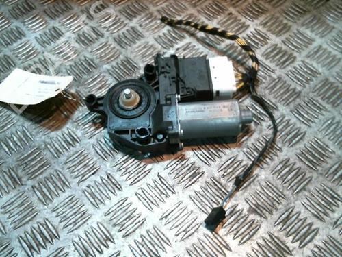 Rudehejsemotor bagstkærm venstre VW GOLF VI (5K1) 1.4 TSI (122 hp) 30792483