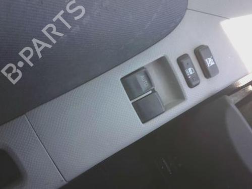 Kombi Kontakt / Stilkkontakt Kombi Kontakt / Stilkkontakt TOYOTA YARIS (_P9_) 1.3 VVT-i (SCP90_, SCP90R) (87 hp) 36693610 36693610