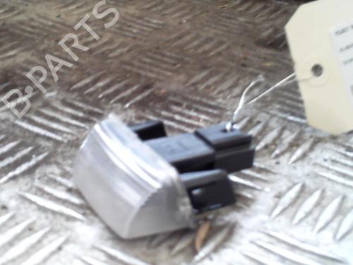Used Licence plate light PEUGEOT 5008 (0U_, 0E_) 2.0 HDi (163 hp) 22055521