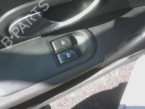 Comutador Comutador RENAULT CLIO III (BR0/1, CR0/1) 1.5 dCi (BR17, CR17) (86 hp) 33848252 33848252