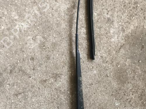 Vindspejlsviskerarm Vindspejlsviskerarm CHRYSLER VOYAGER IV (RG, RS) 2.5 CRD (141 hp) 33859208 33859208