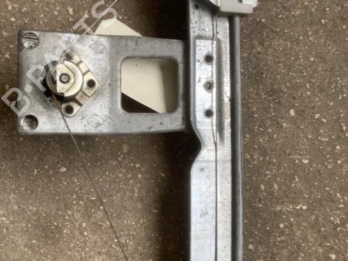 Used Rear right window mechanism Rear right window mechanism DACIA SANDERO 1.4 (BS0C, BS0A, BS0G, BS1F, BS0E) (75 hp) 33118560 33118560