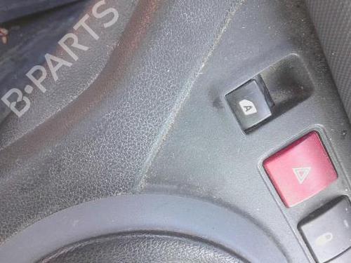 Interrupteur de vitre avant gauche PEUGEOT PARTNER Box Body/MPV 1.6 HDi (90 hp) 28422480