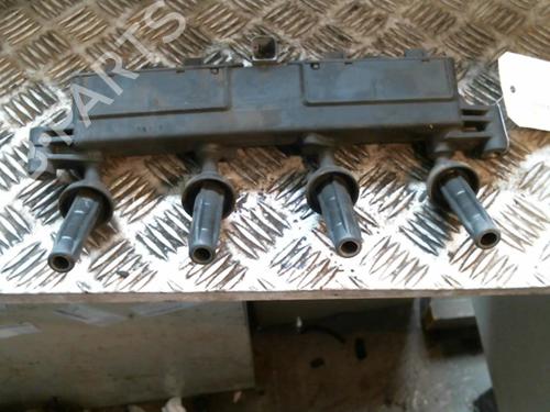 Used Ignition coil PEUGEOT 206 Hatchback (2A/C) 1.4 i (75 hp) 20989153