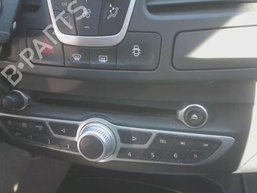 Used Radio Radio RENAULT LAGUNA III (BT0/1) 1.5 dCi (BT00, BT0A, BT0T, BT1J) (110 hp) 33308184 33308184