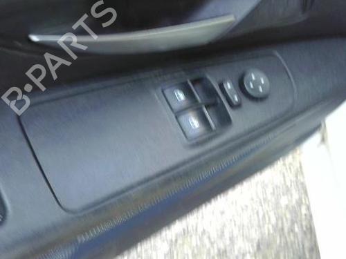 Used Switch Switch FIAT GRANDE PUNTO (199_) 1.4 (199AXB11, 199AXB1A, 199BXB1A, 199AXL1A) (77 hp) 27207463 27207463