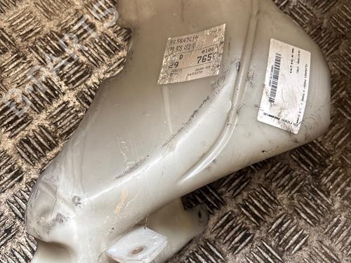 windscreen-washer-tank-vw-passat-b5-3b2-1996-1997-1998-1999-2000-2001-36475145 main image