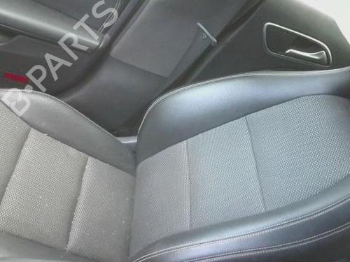 Stol høyre foran MERCEDES-BENZ CLA Coupe (C117) CLA 220 CDI / d (117.303) (163 hp) 32019817