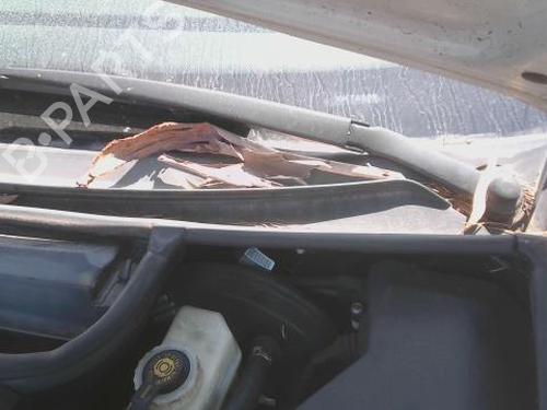 Used Front windshield wiper arm BMW 3 (E46) 320 i (170 hp) 28000675