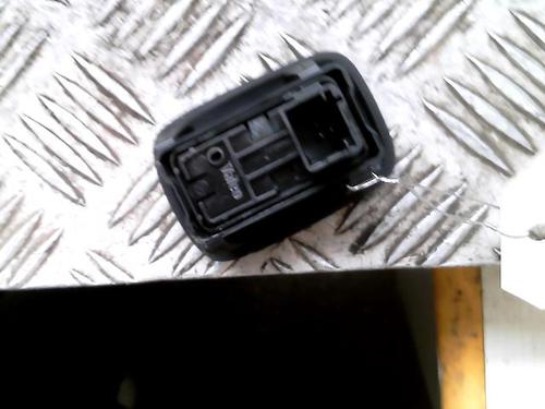 Used Right rear window switch Right rear window switch CITROËN C3 Picasso (SH_) 1.6 HDI 90 (92 hp) 21688748 21688748
