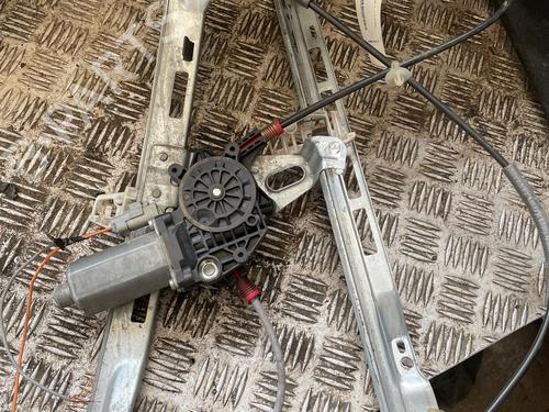 Used Front right window mechanism Front right window mechanism PEUGEOT 206 Hatchback (2A/C) 1.4 HDi eco 70 (68 hp) 22069300 22069300
