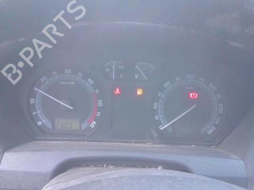Used Instrument cluster SKODA FABIA I Combi (6Y5) 1.4 TDI (80 hp) 32217344