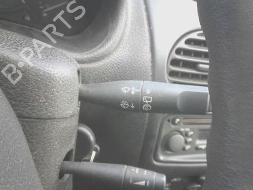 Used Steering column stalk PEUGEOT 206 Hatchback (2A/C) 1.4 i (75 hp) 28539495